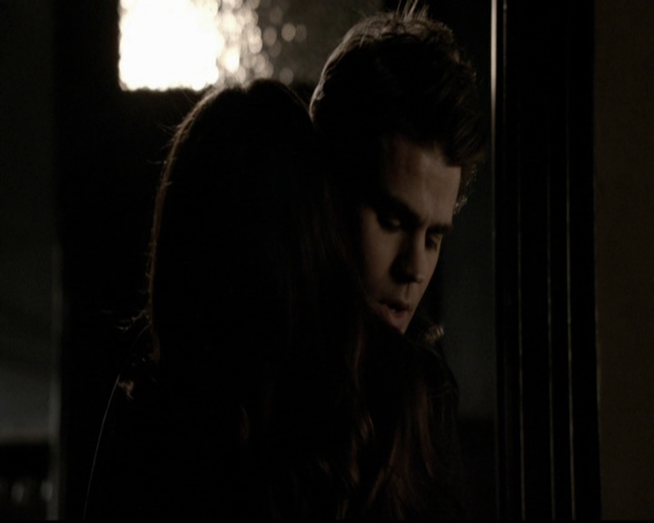 VampireDiariesWorld-dot-org_5x19ManOnFire1870.jpg