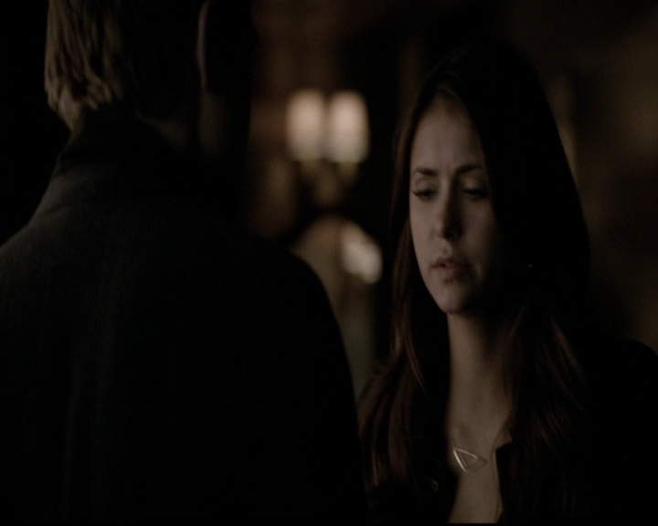 VampireDiariesWorld-dot-org_5x19ManOnFire1873.jpg