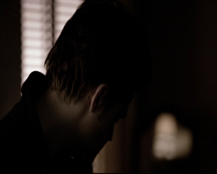 VampireDiariesWorld-dot-org_5x19ManOnFire1886.jpg