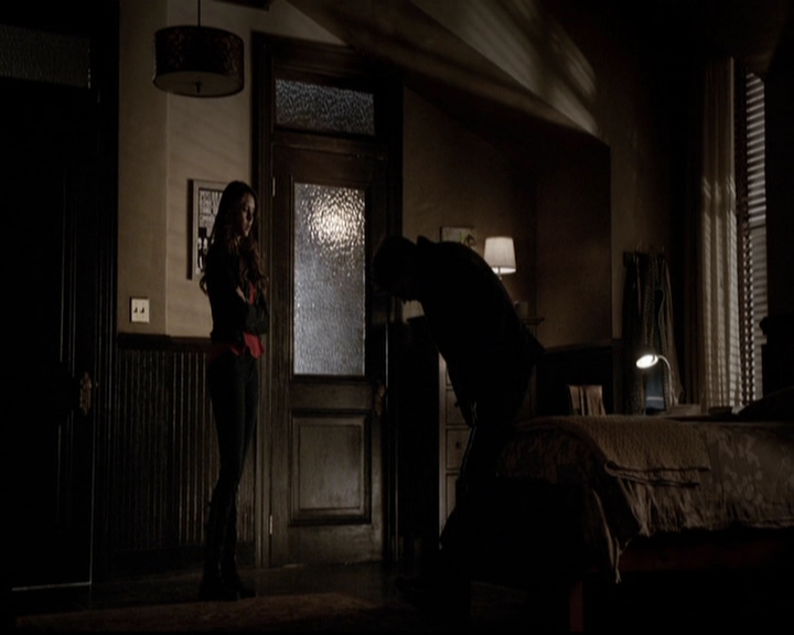 VampireDiariesWorld-dot-org_5x19ManOnFire1888.jpg