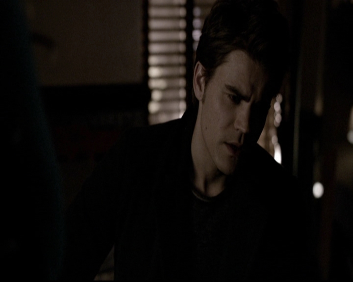 VampireDiariesWorld-dot-org_5x19ManOnFire1903.jpg