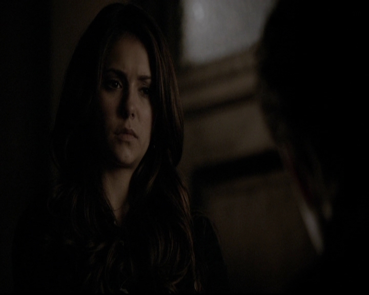 VampireDiariesWorld-dot-org_5x19ManOnFire1906.jpg