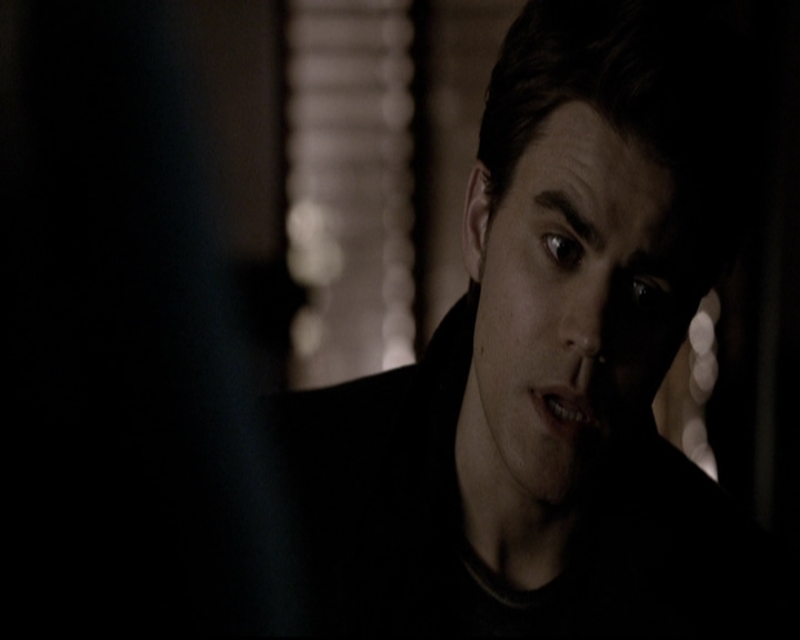 VampireDiariesWorld-dot-org_5x19ManOnFire1908.jpg