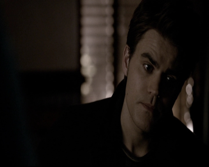 VampireDiariesWorld-dot-org_5x19ManOnFire1909.jpg