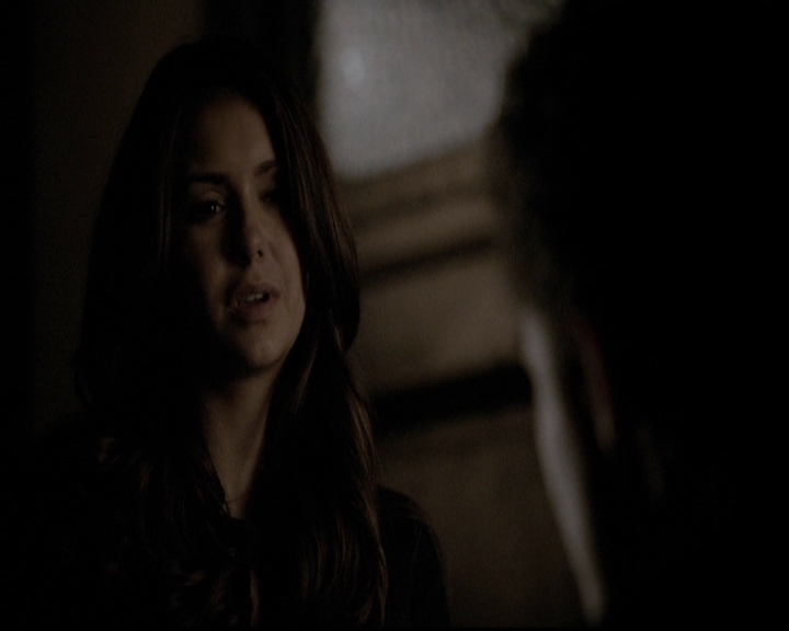 VampireDiariesWorld-dot-org_5x19ManOnFire1912.jpg