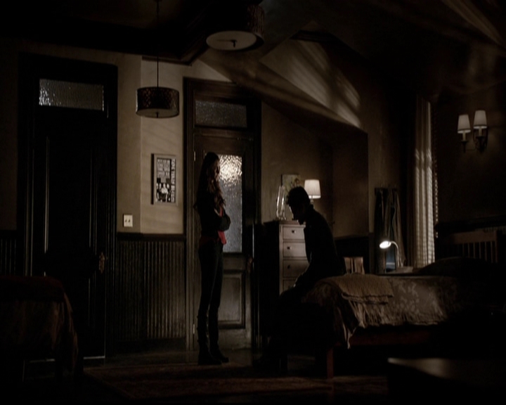 VampireDiariesWorld-dot-org_5x19ManOnFire1929.jpg