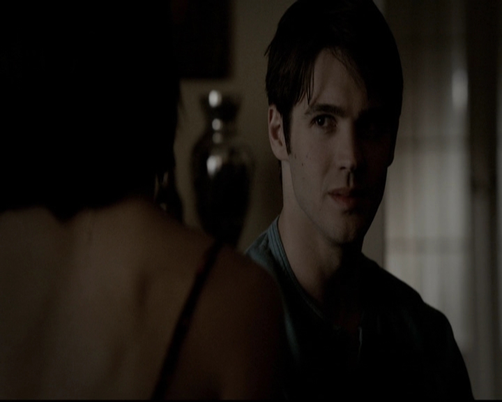 VampireDiariesWorld-dot-org_5x19ManOnFire1947.jpg