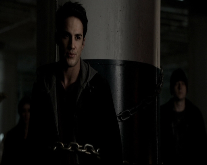 VampireDiariesWorld-dot-org_5x19ManOnFire2083.jpg