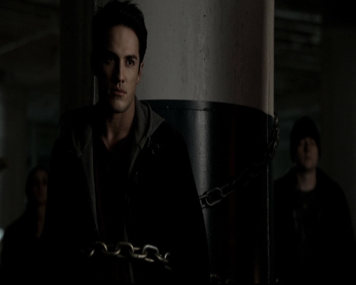 VampireDiariesWorld-dot-org_5x19ManOnFire2087.jpg