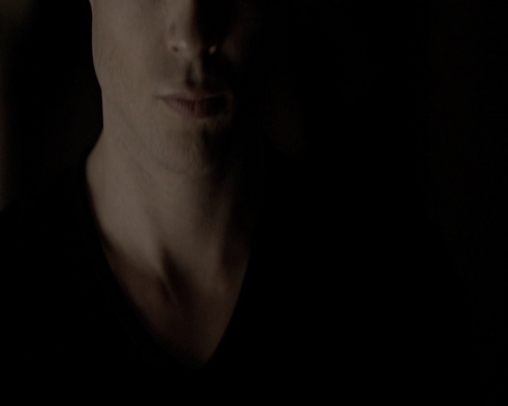 VampireDiariesWorld-dot-org_5x19ManOnFire2105.jpg