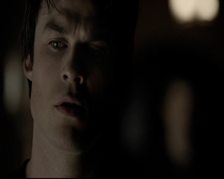 VampireDiariesWorld-dot-org_5x19ManOnFire2110.jpg