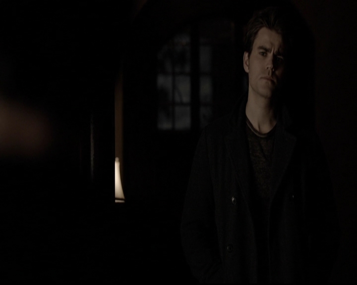 VampireDiariesWorld-dot-org_5x19ManOnFire2122.jpg