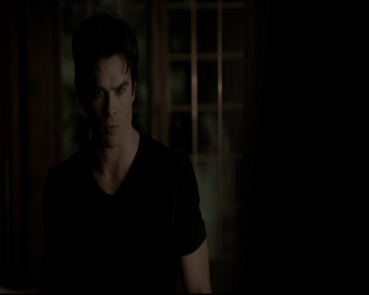 VampireDiariesWorld-dot-org_5x19ManOnFire2125.jpg