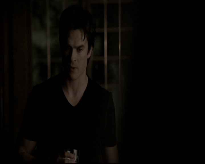 VampireDiariesWorld-dot-org_5x19ManOnFire2127.jpg