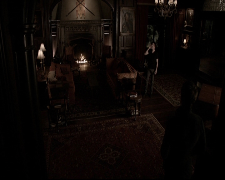 VampireDiariesWorld-dot-org_5x19ManOnFire2131.jpg