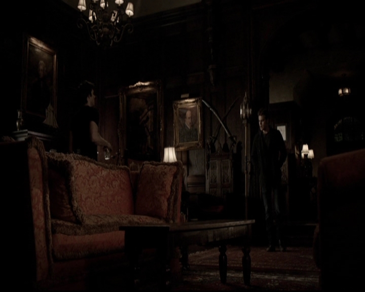 VampireDiariesWorld-dot-org_5x19ManOnFire2141.jpg