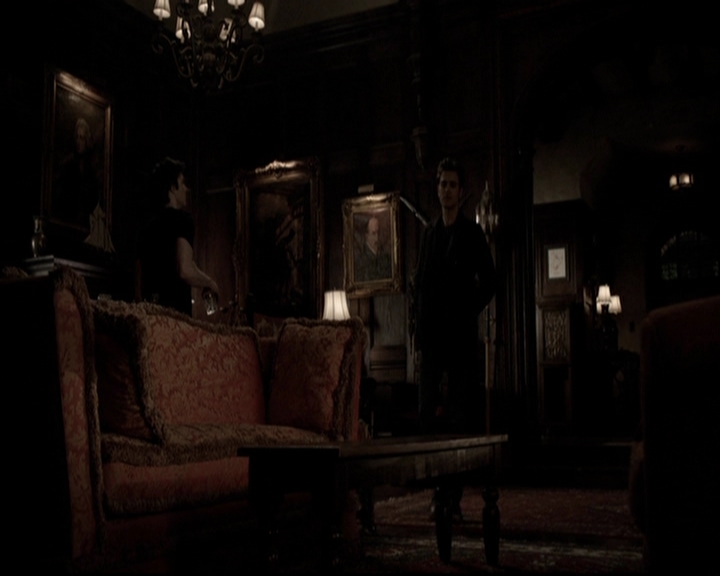 VampireDiariesWorld-dot-org_5x19ManOnFire2143.jpg