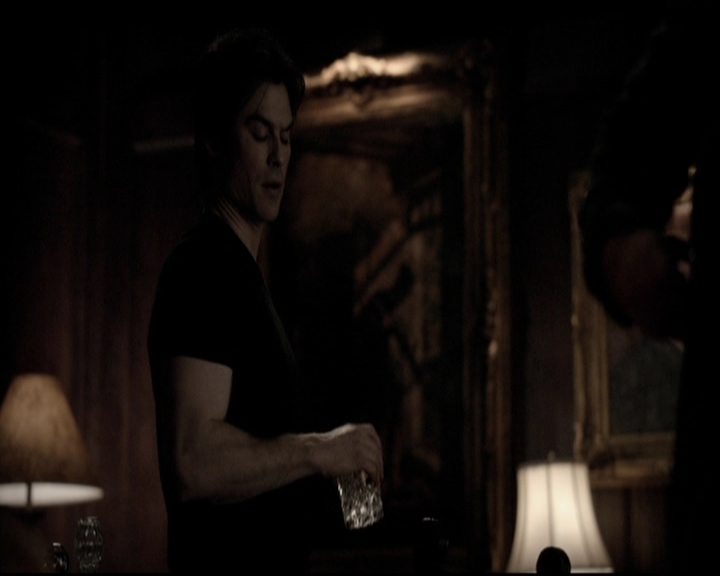 VampireDiariesWorld-dot-org_5x19ManOnFire2145.jpg