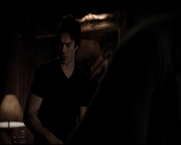 VampireDiariesWorld-dot-org_5x19ManOnFire2146.jpg