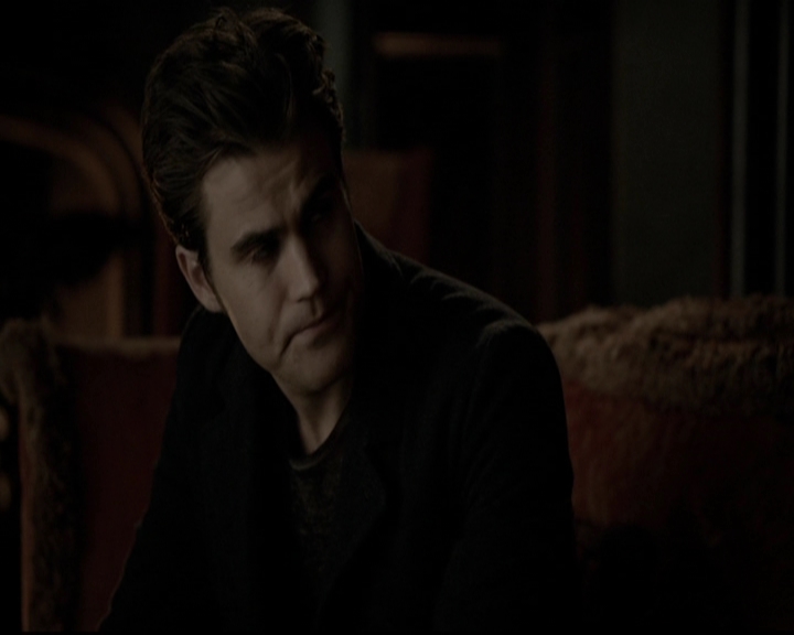 VampireDiariesWorld-dot-org_5x19ManOnFire2150.jpg