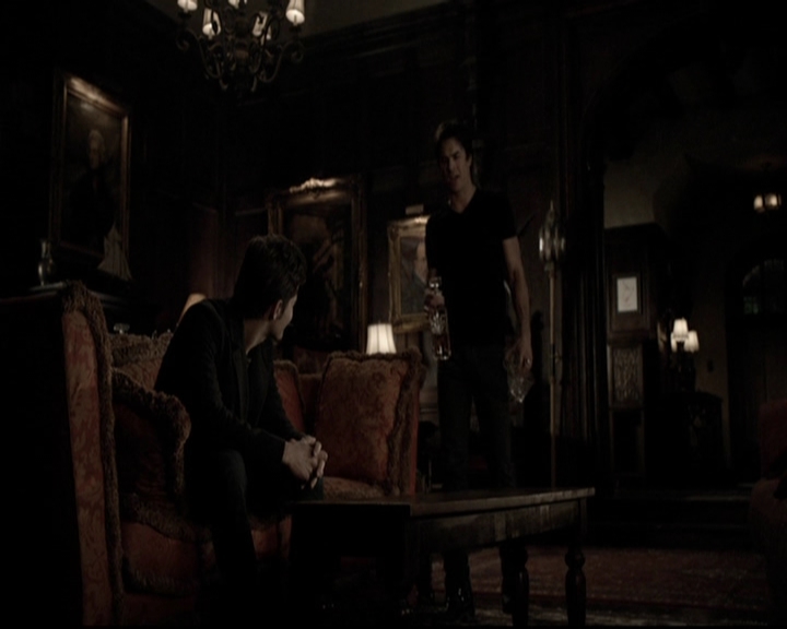 VampireDiariesWorld-dot-org_5x19ManOnFire2151.jpg