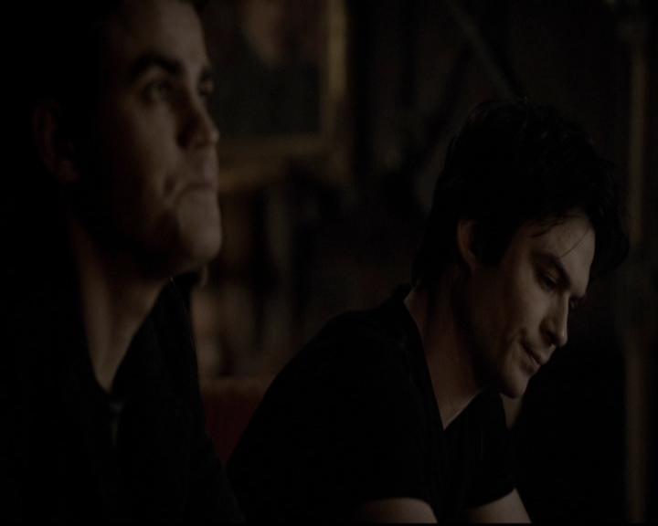 VampireDiariesWorld-dot-org_5x19ManOnFire2156.jpg