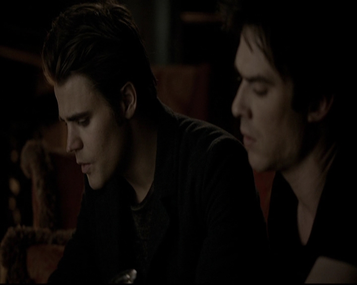 VampireDiariesWorld-dot-org_5x19ManOnFire2157.jpg