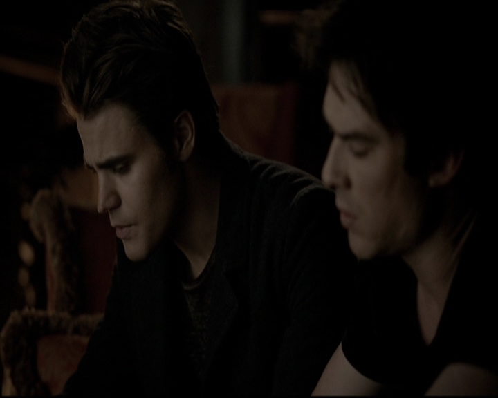 VampireDiariesWorld-dot-org_5x19ManOnFire2158.jpg