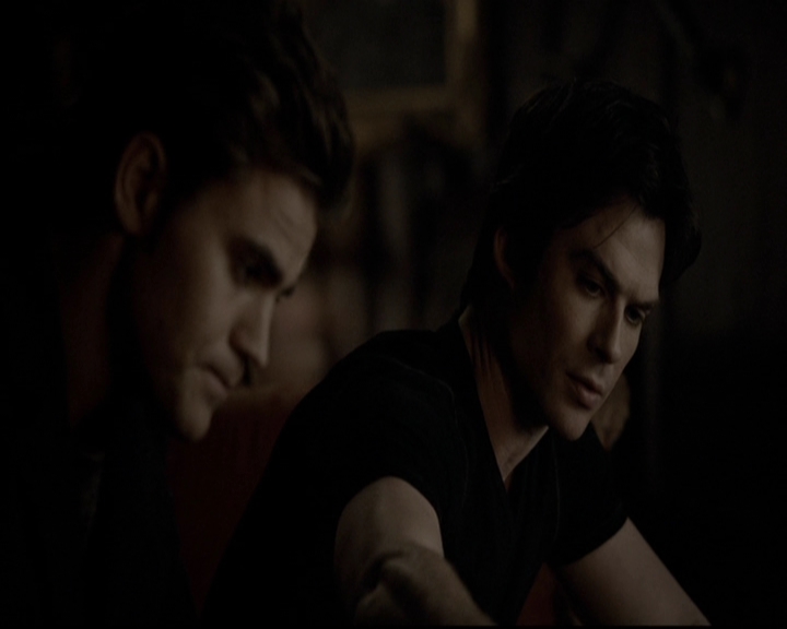 VampireDiariesWorld-dot-org_5x19ManOnFire2162.jpg