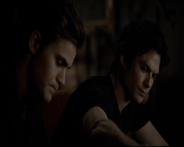 VampireDiariesWorld-dot-org_5x19ManOnFire2163.jpg