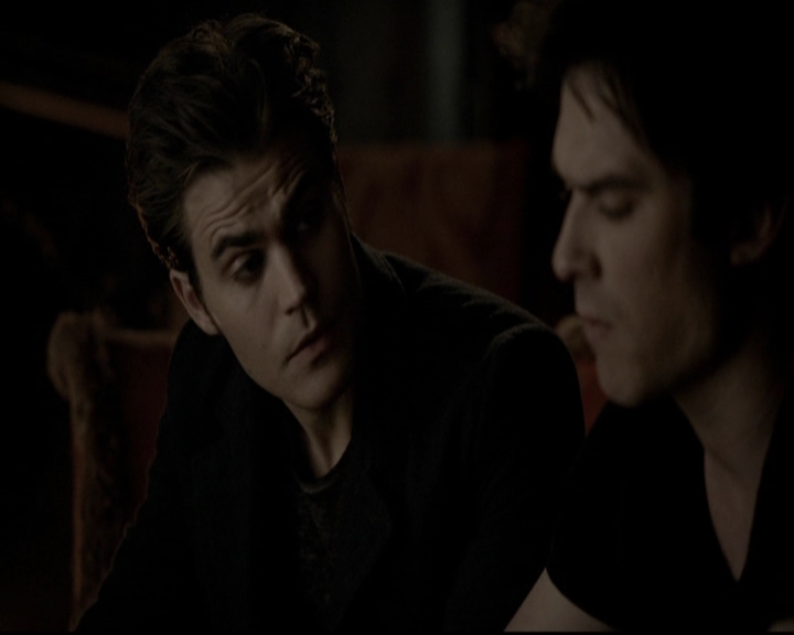 VampireDiariesWorld-dot-org_5x19ManOnFire2165.jpg