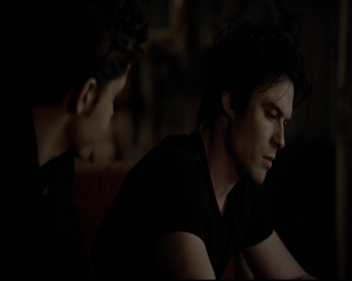 VampireDiariesWorld-dot-org_5x19ManOnFire2166.jpg