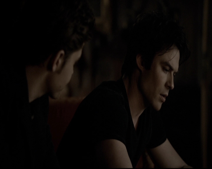 VampireDiariesWorld-dot-org_5x19ManOnFire2167.jpg