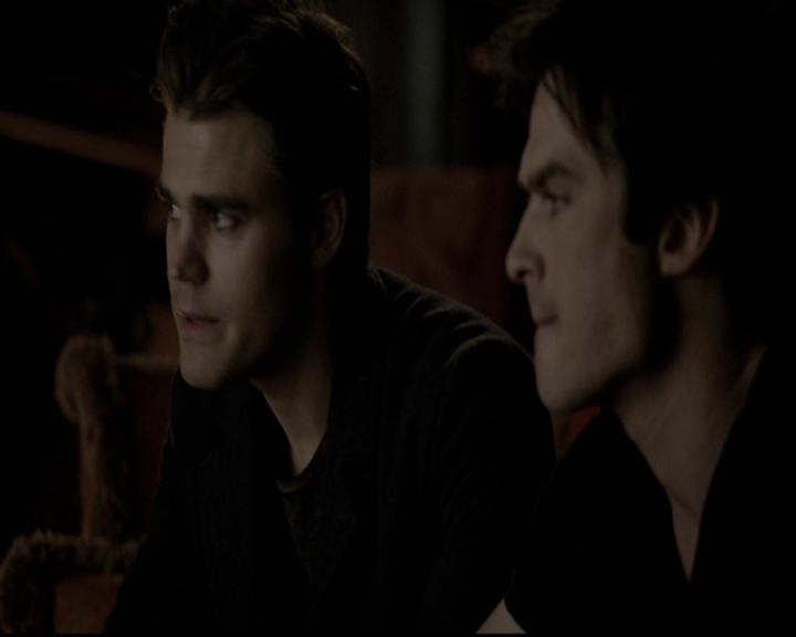 VampireDiariesWorld-dot-org_5x19ManOnFire2168.jpg