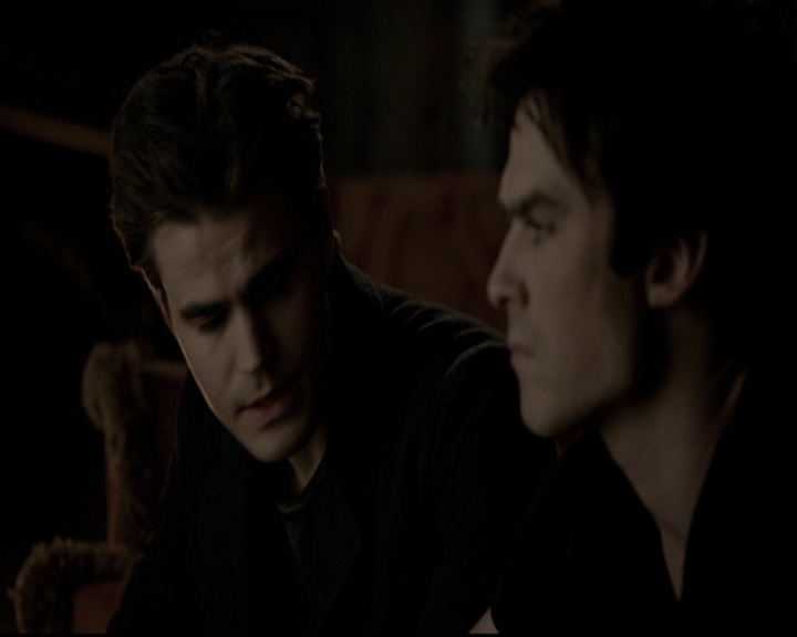 VampireDiariesWorld-dot-org_5x19ManOnFire2170.jpg