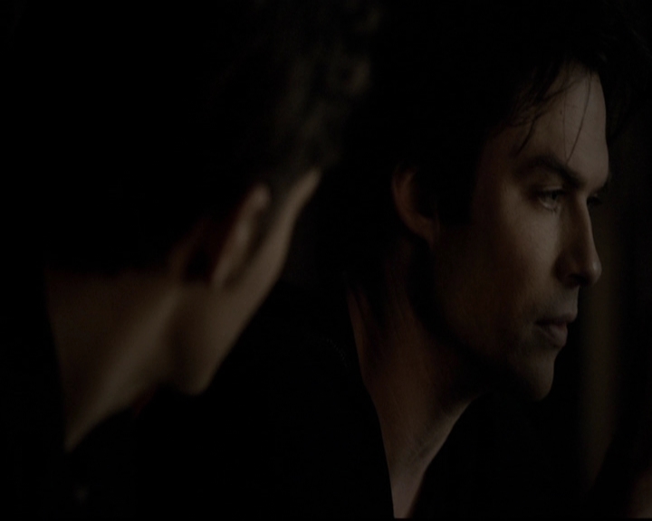 VampireDiariesWorld-dot-org_5x19ManOnFire2180.jpg