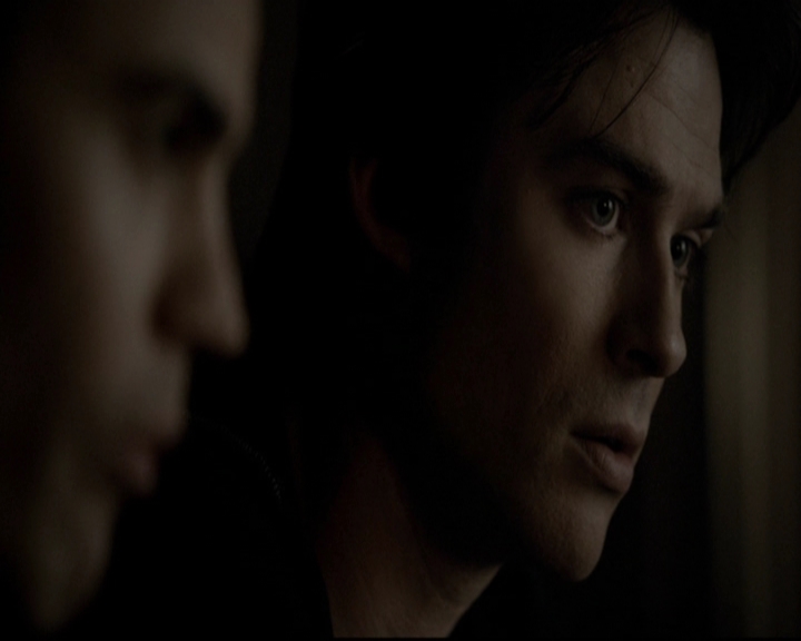 VampireDiariesWorld-dot-org_5x19ManOnFire2225.jpg