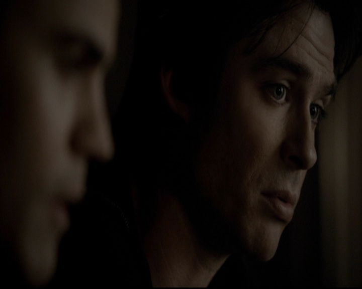 VampireDiariesWorld-dot-org_5x19ManOnFire2226.jpg