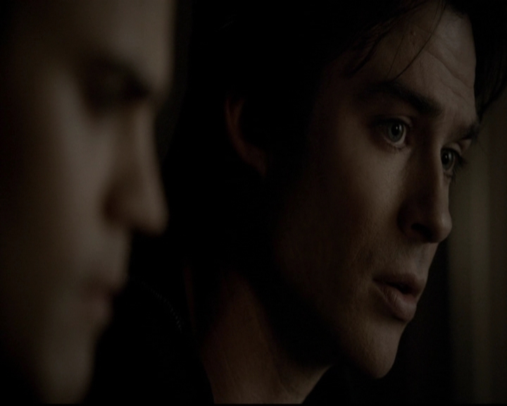 VampireDiariesWorld-dot-org_5x19ManOnFire2227.jpg