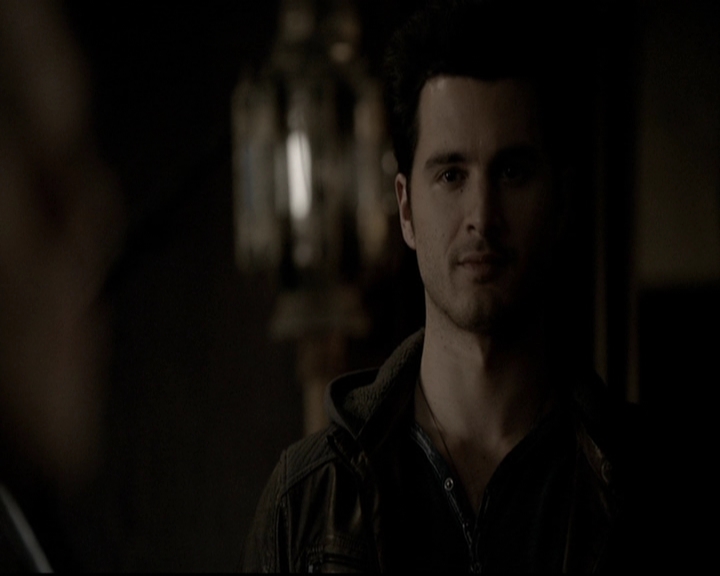 VampireDiariesWorld-dot-org_5x19ManOnFire2257.jpg