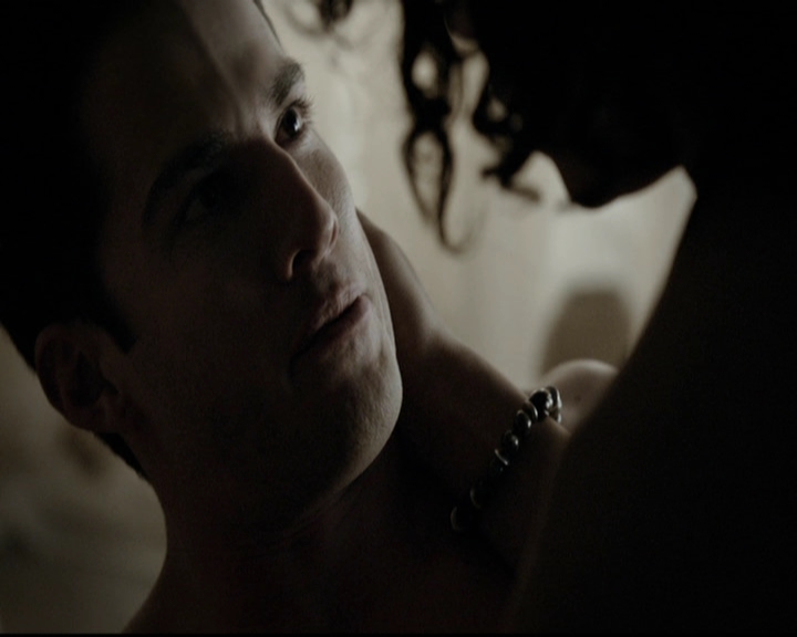 VampireDiariesWorld-dot-org_5x20WhatLiesBeneath0089.jpg