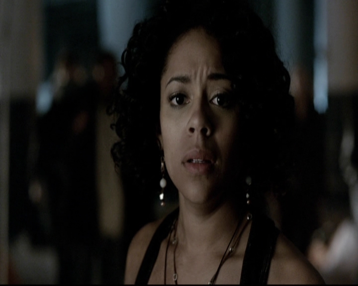 VampireDiariesWorld-dot-org_5x20WhatLiesBeneath0177.jpg