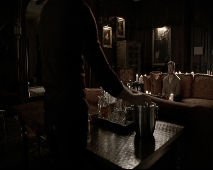 VampireDiariesWorld-dot-org_5x20WhatLiesBeneath0205.jpg