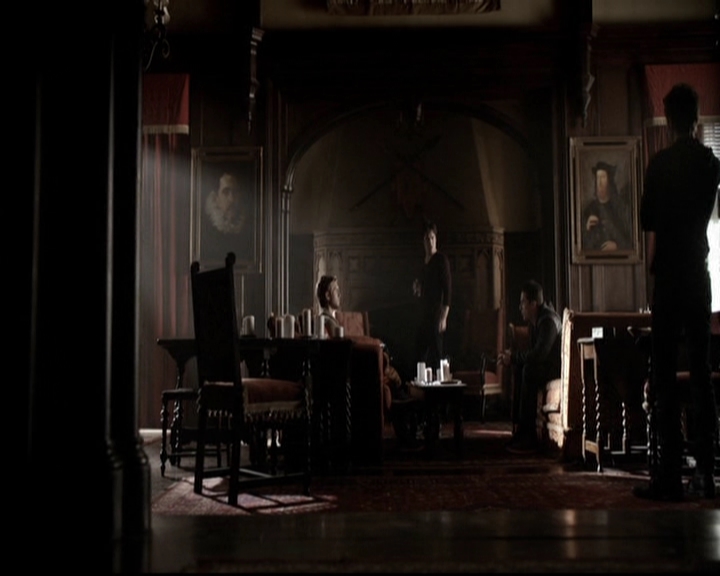 VampireDiariesWorld-dot-org_5x20WhatLiesBeneath0276.jpg