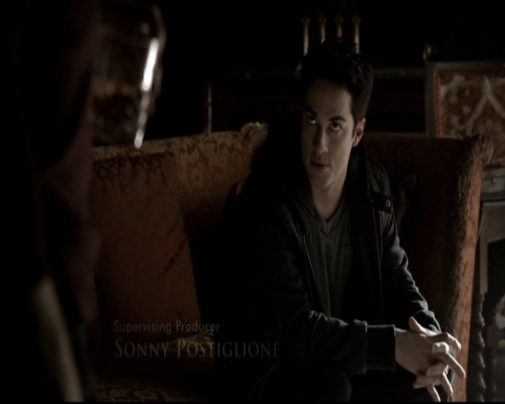 VampireDiariesWorld-dot-org_5x20WhatLiesBeneath0280.jpg