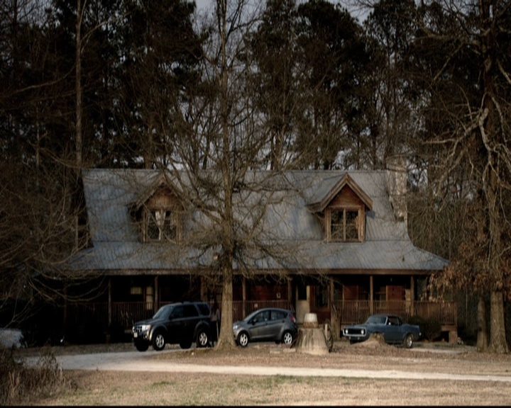 VampireDiariesWorld-dot-org_5x20WhatLiesBeneath0343.jpg