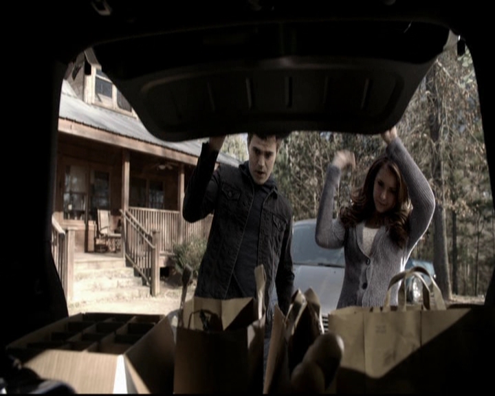 VampireDiariesWorld-dot-org_5x20WhatLiesBeneath0346.jpg