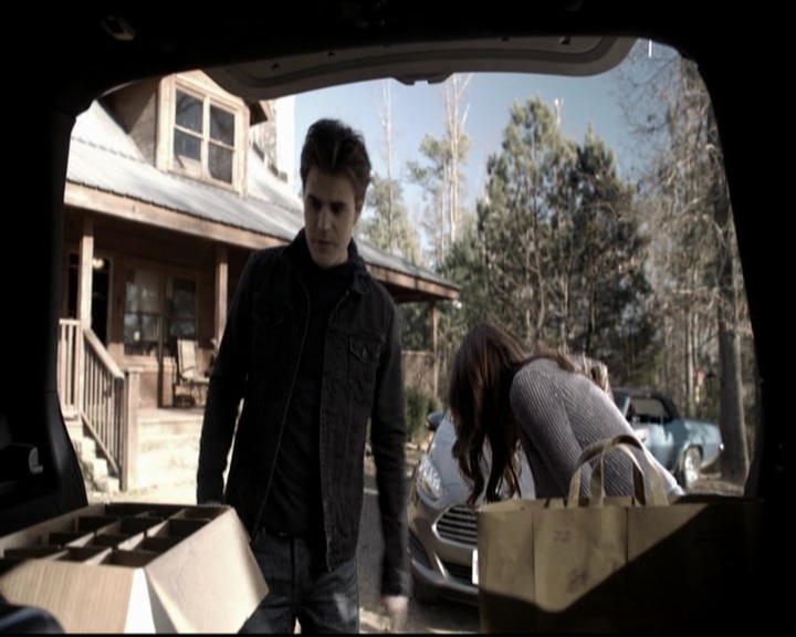 VampireDiariesWorld-dot-org_5x20WhatLiesBeneath0351.jpg