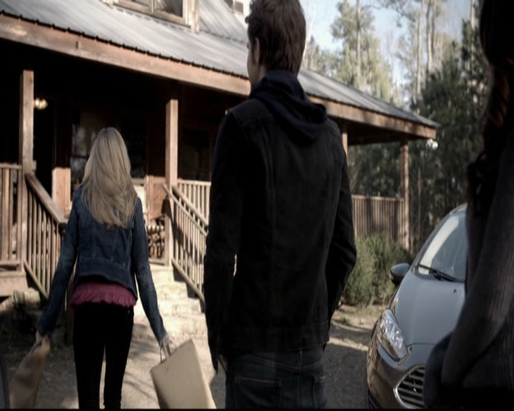 VampireDiariesWorld-dot-org_5x20WhatLiesBeneath0388.jpg