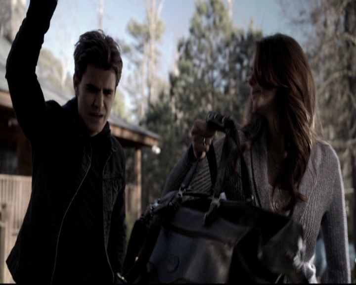 VampireDiariesWorld-dot-org_5x20WhatLiesBeneath0395.jpg